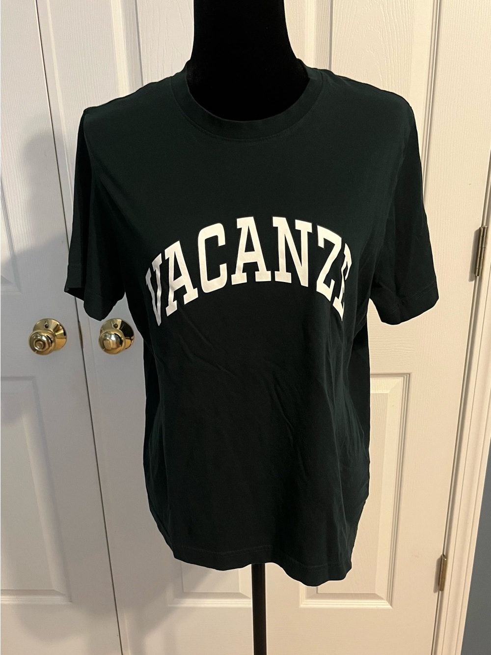 H&M Forest Green Crewneck Tee Vacanze size M. EUC